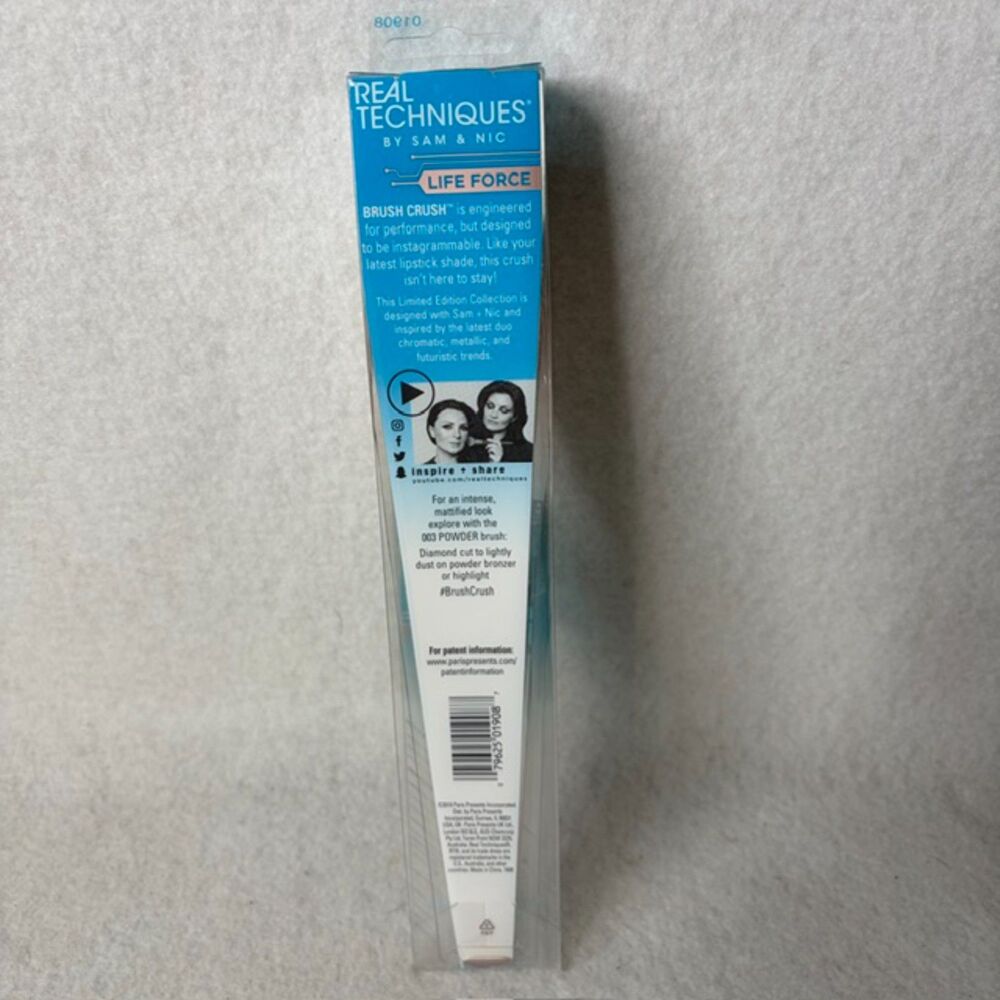 Real Techniques Brush Crush Life Force 003 powder brush NIP - Picture 3 of 4